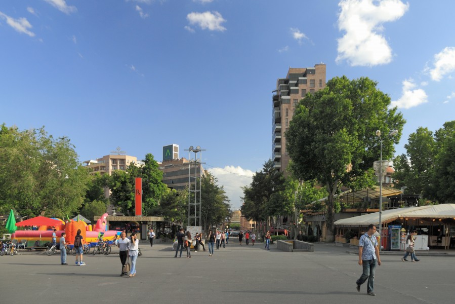 2014 Erywań, Plac Wolności (04)