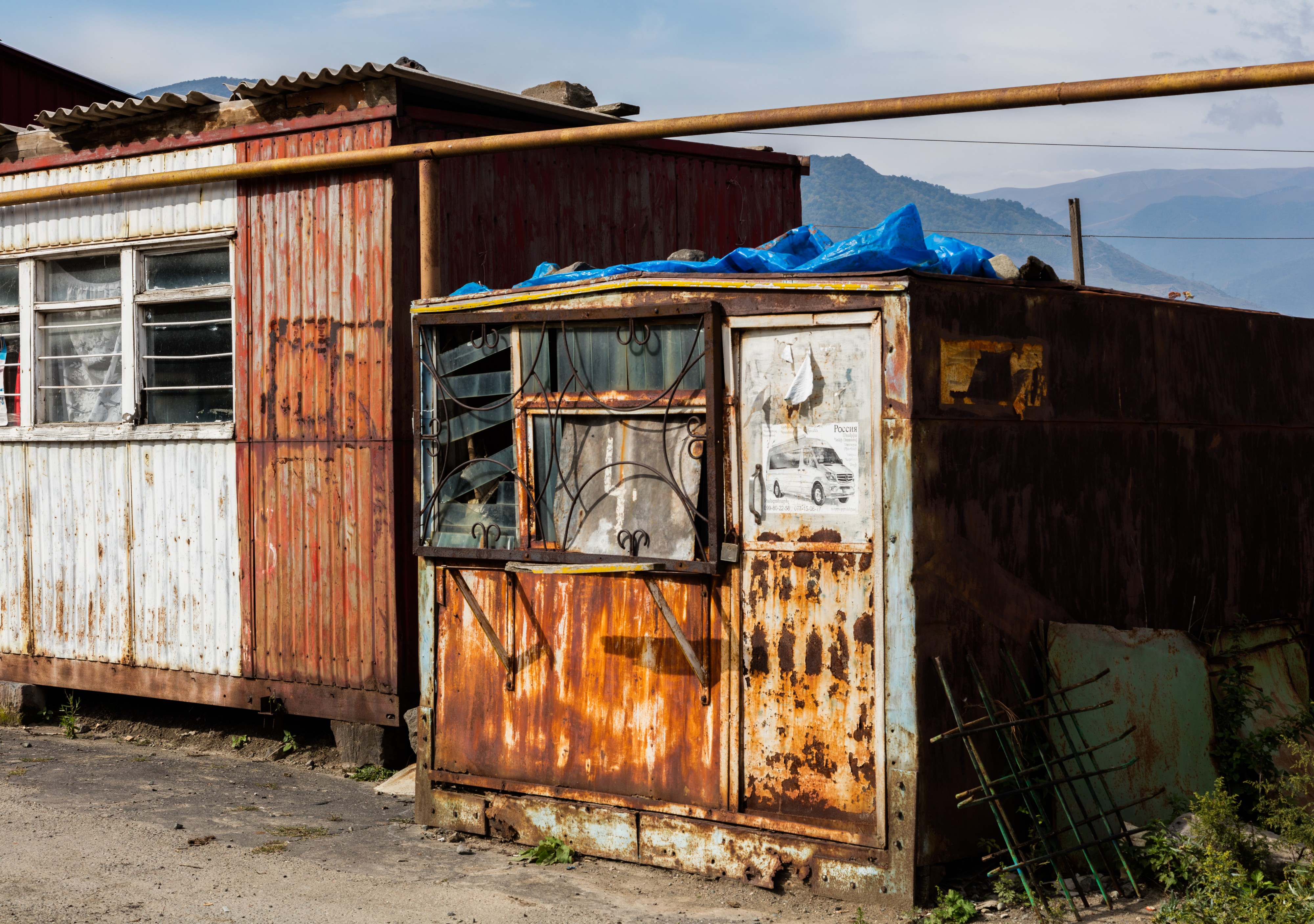 Antiguo comercio, Haghpat, Armenia, 2016-09-30, DD 03