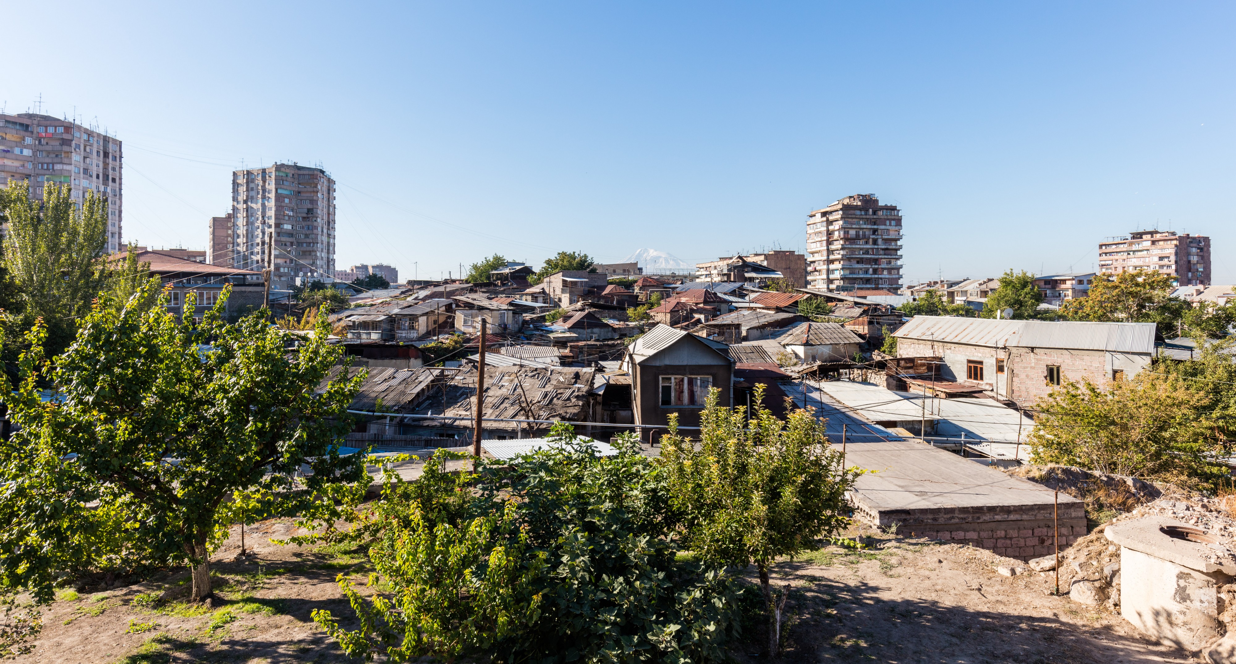 Barrio de Ereván, Armenia, 2016-10-03, DD 02