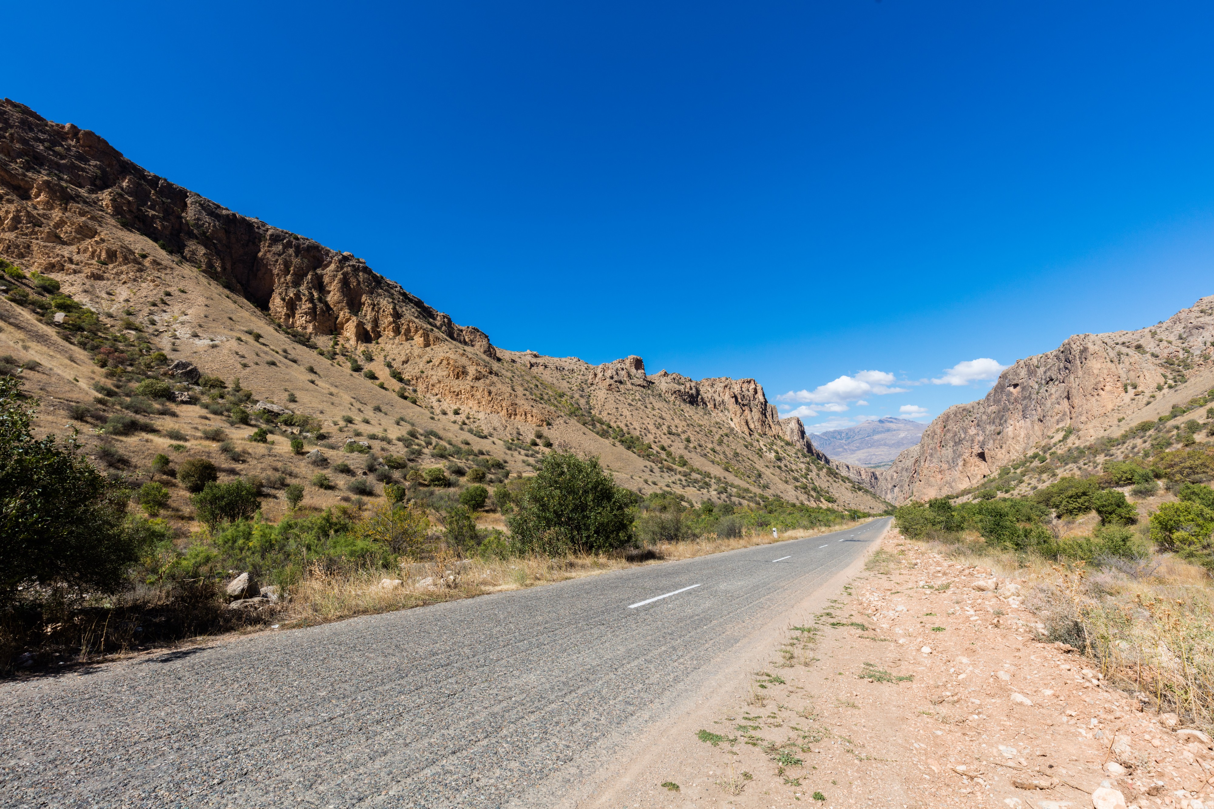 Carretera al monasterio Noravank, Armenia, 2016-10-01, DD 54