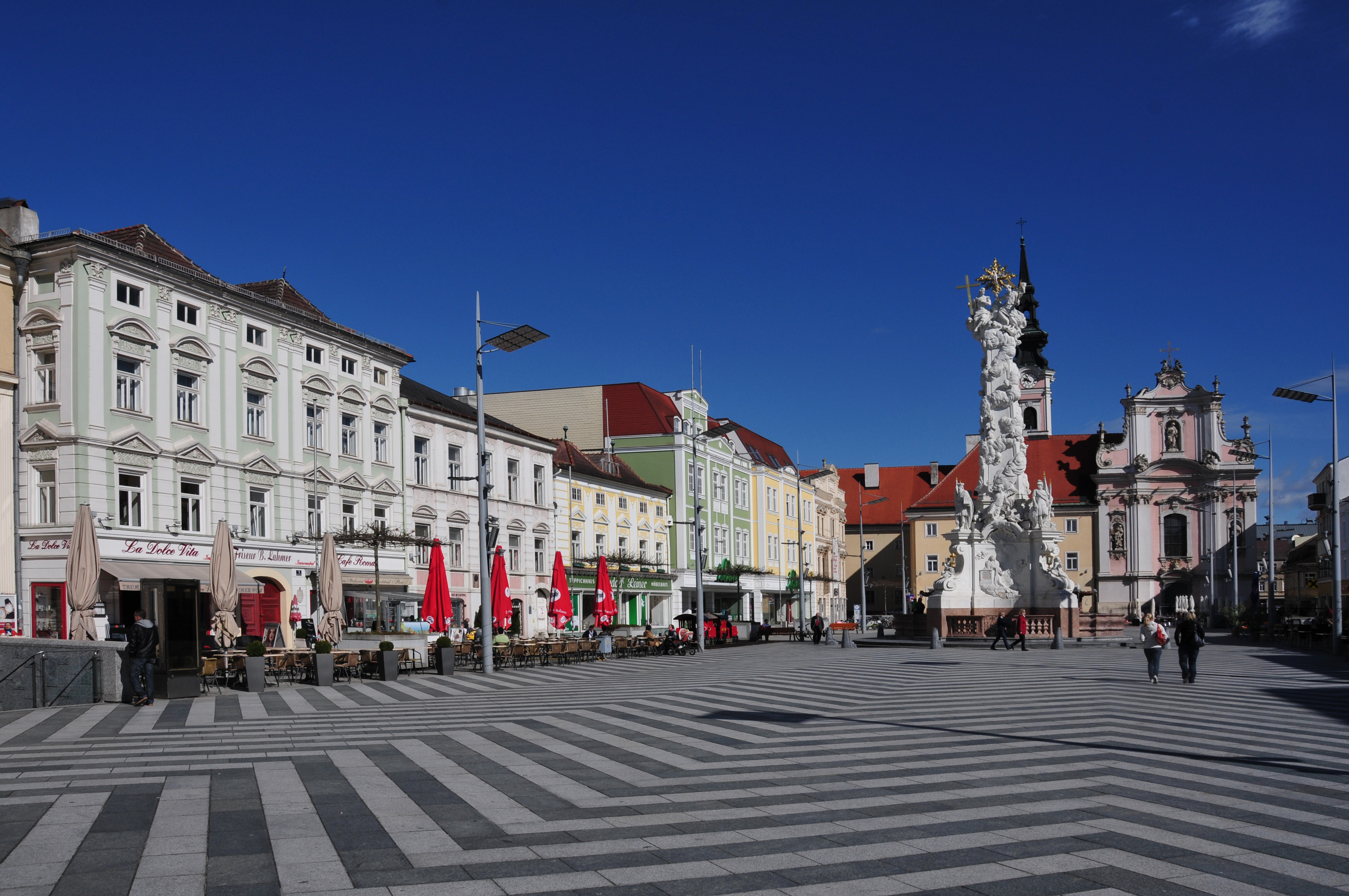 13-04-13-st-poelten-rathausplatz-706