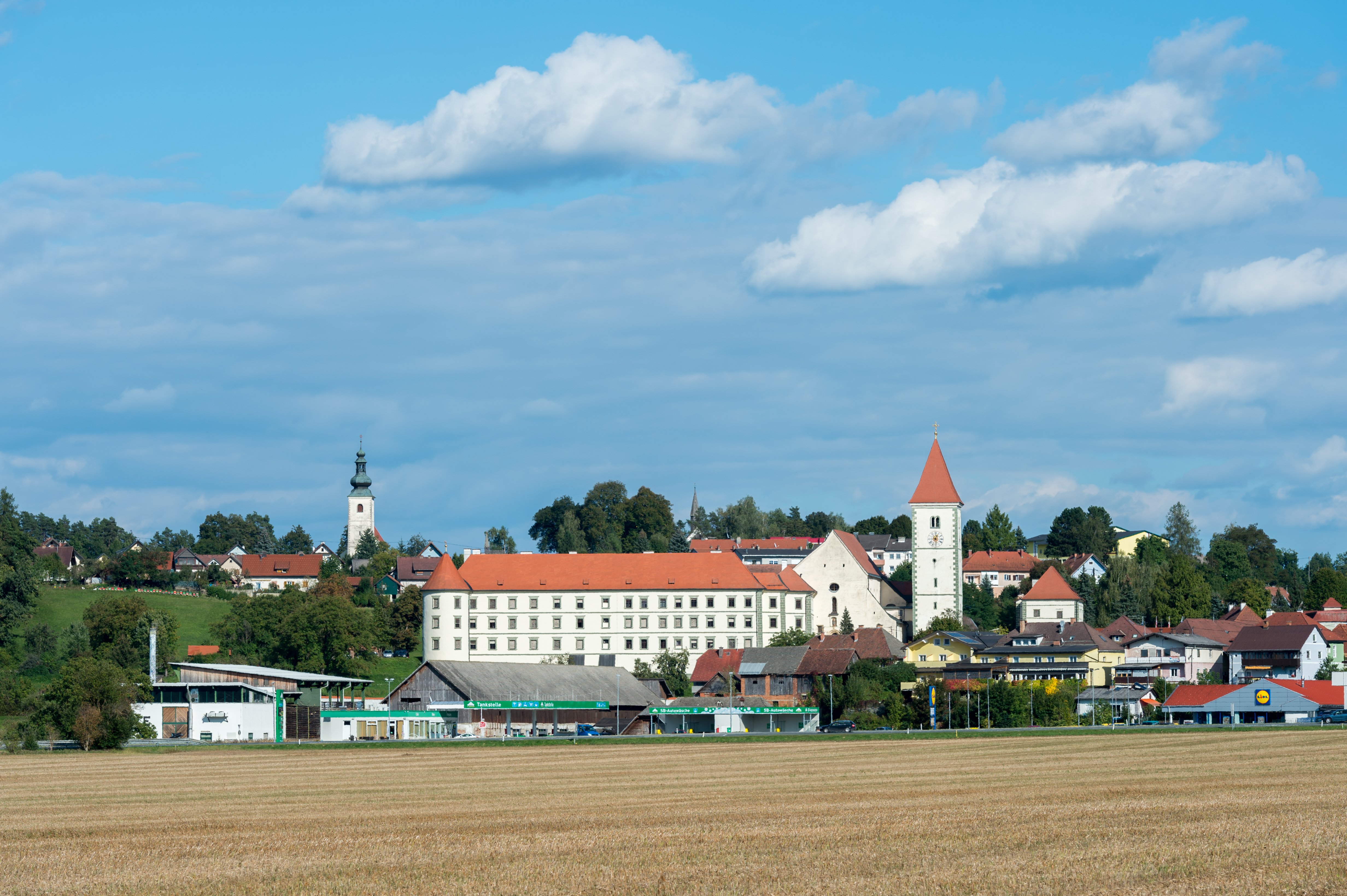 Eberndorf Stift West-Ansicht 21092015 1554