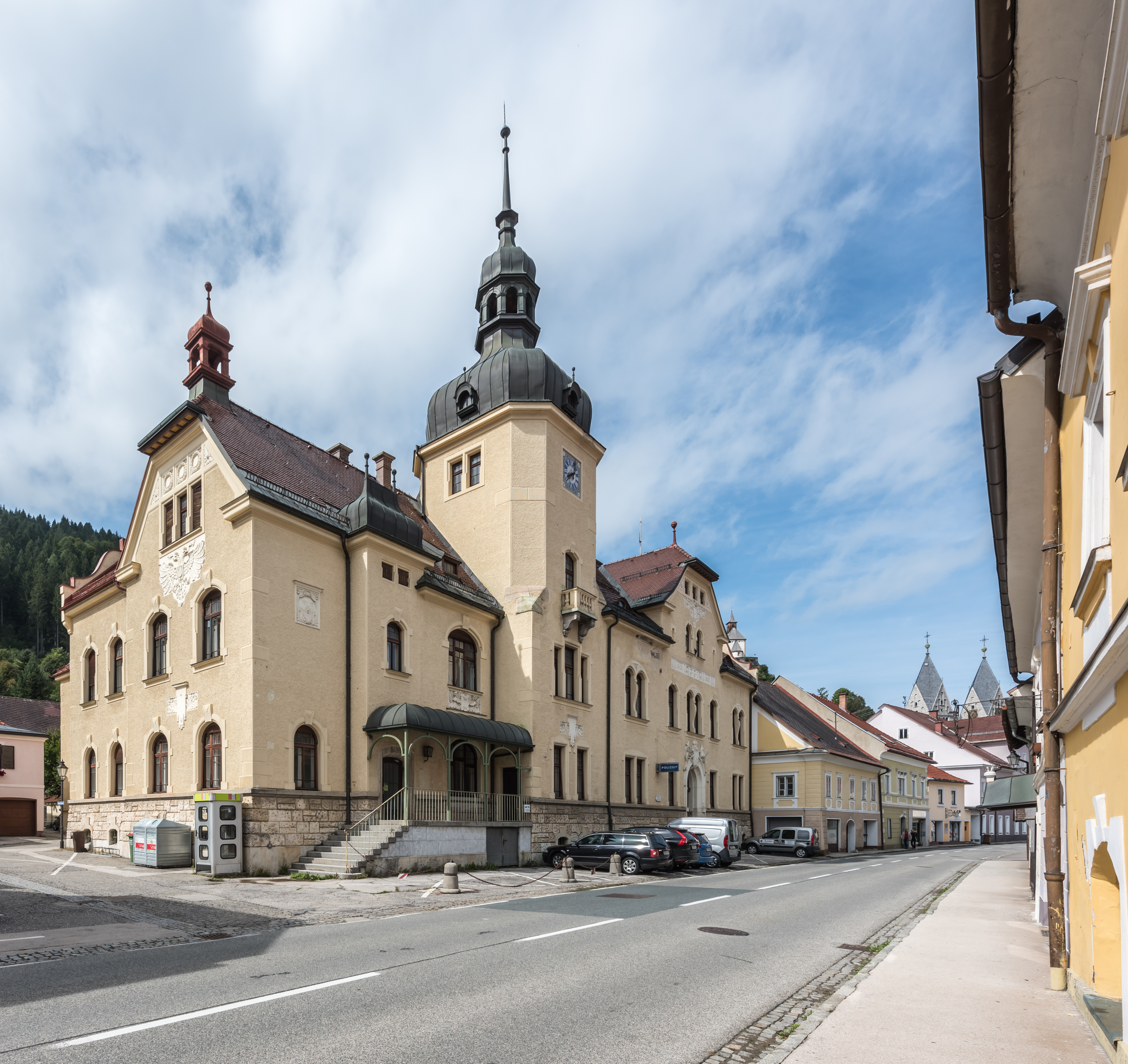 Friesach Herrengasse 8 ehemaliges Bezirksgericht Ost-Ansicht 13092017 0991
