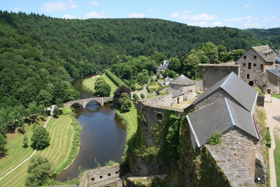 0 Bouillon - Château-fort et pont sur la Semois (1)