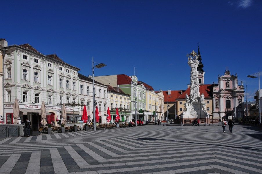 13-04-13-st-poelten-rathausplatz-706