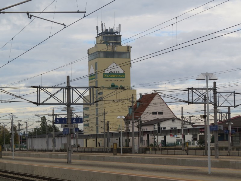 2017-10-05 (197) Raiffeisen Lagerhaus behind train station St. Valentin, Austria