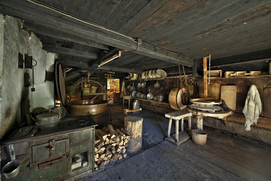 Alte Batzenalpe 2014 Interior 06