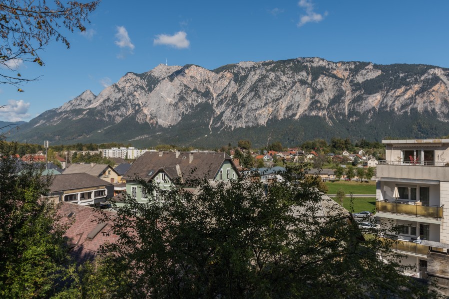 Arnoldstein Dobratsch Sued-Ansicht 05102016 4706