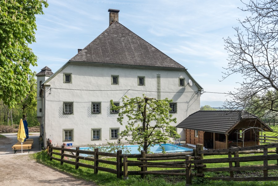 Ebenthal Gurnitz Kirchenstrasse 30 Altes Braeuhaus Sued-Ansicht 22042016 1741