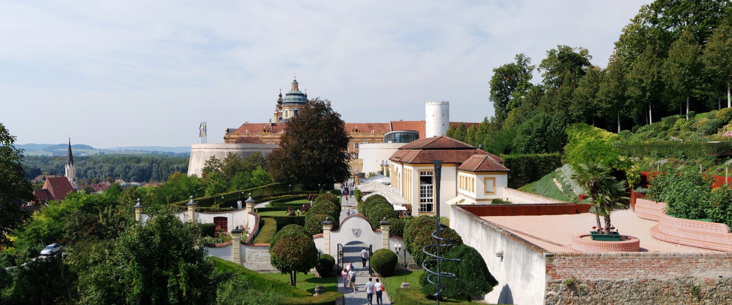 Eingang Stift Melk September 2013
