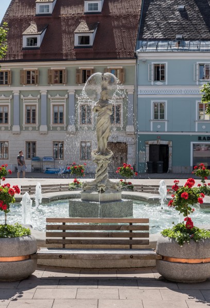Feldkirchen Hauptplatz Nymphenbrunnen 28062016 2973