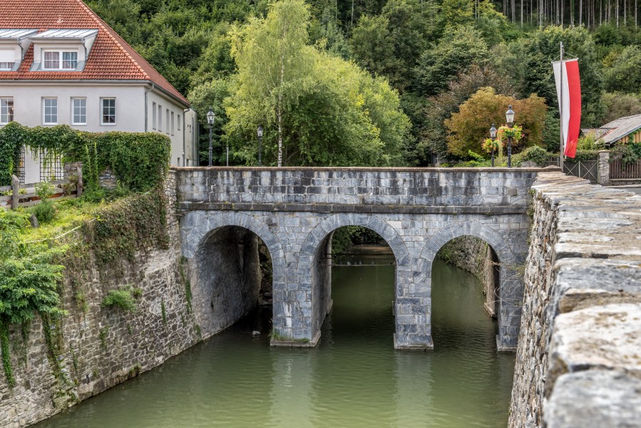 Friesach Neumarkter Bruecke ueber den Stadtgraben 04092017 0774