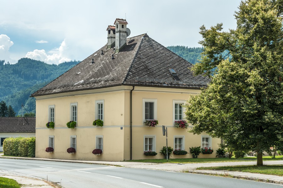 Grafenstein Hauptstrasse 91 Pfarrhof NW-Ansicht 26072018 6044