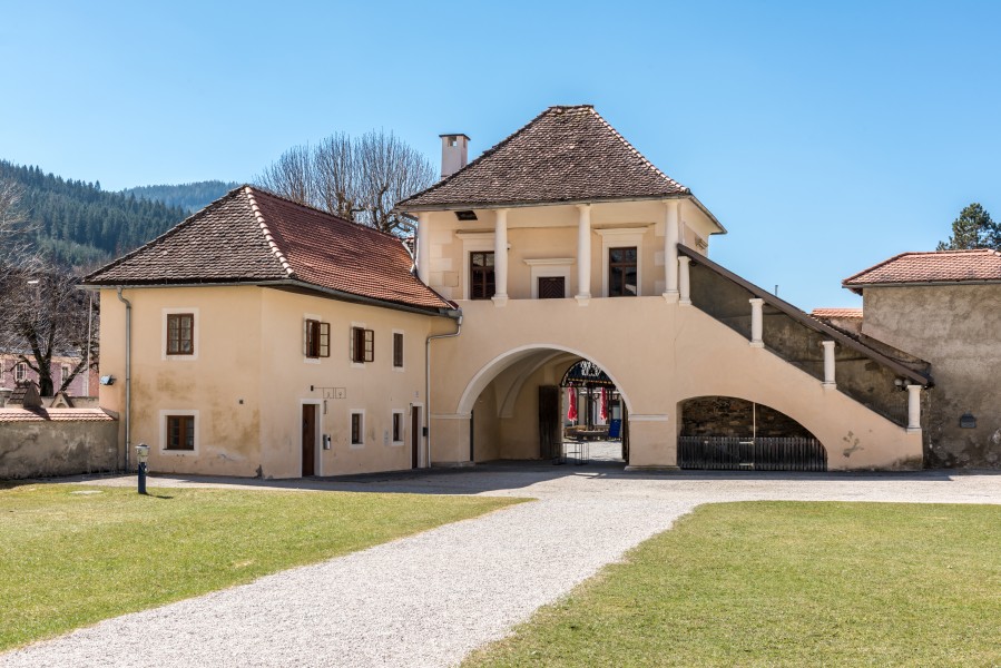 Gurk Domplatz 1 Stiftsportal Innenseite Stoeckl Loggia mit Saeulenaufgang 27032017 7086