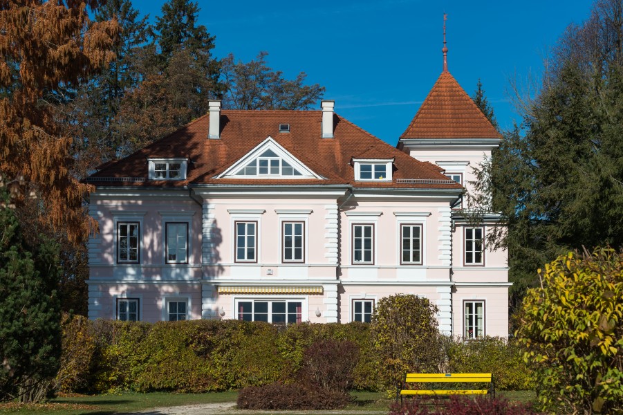 Krumpendorf Parkweg Kurklinik 11112015 2350