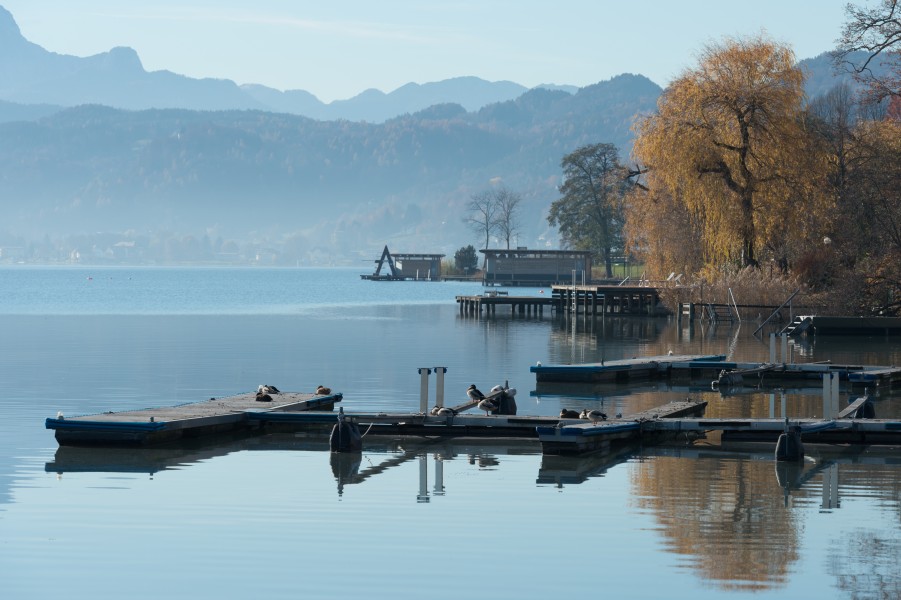 Krumpendorf Strandpromenade Bootsanleger 11102015 2375
