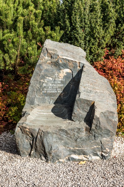 Mölbling Gunzenberg Aussichtsplatz Hemma-von-Gurk-Gedenkstein 21102018 5112
