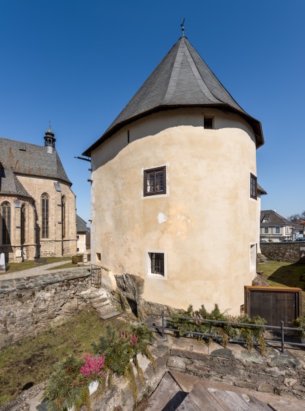 Maria Saal Kollegiatstift Kapitelhaus West-Teil Wehrturm 22032018 2735