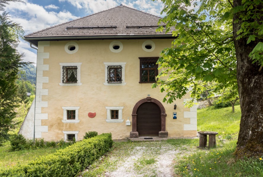 Nötsch Kerschdorf 3 Schloss Kerscheneck 08052015 3431