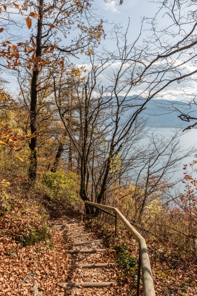 Pörtschach Glorietteweg W-Aufgang Treppe und Wörther See-Blick 05112017 1905