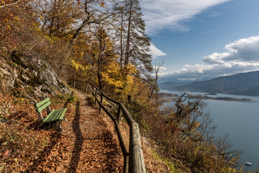 Pörtschach Glorietteweg Waldbank und Wörther See-Blick 05112017 1903
