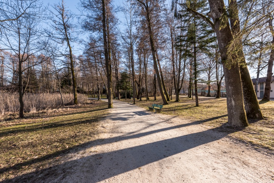Pörtschach Halbinselpromenade im Park 16032018 2697