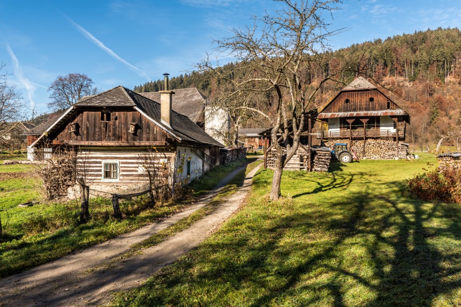 Pörtschach Winklern Brockweg alte Schmiede und vulgo Ostermann 16112015 9028