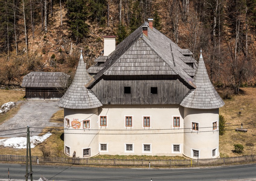 Paternion Kreuzen 32 Schloss Süd-Ansicht 06042018 2900