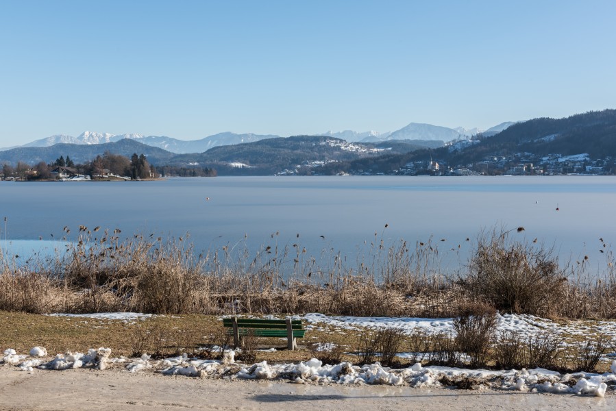 Poertschach Johannaweg Park Blick auf den Woerther See 16022017 6298