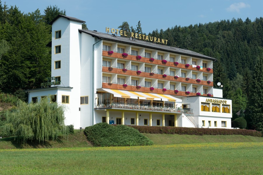 Poertschach Moosburger Strasse 47-49 Hotel Ambassador 12082015 1410
