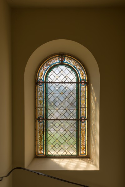 Poertschach Pfarrkirche hl Johannes d T Fenster im SW-Treppenhaus 20082015 6828