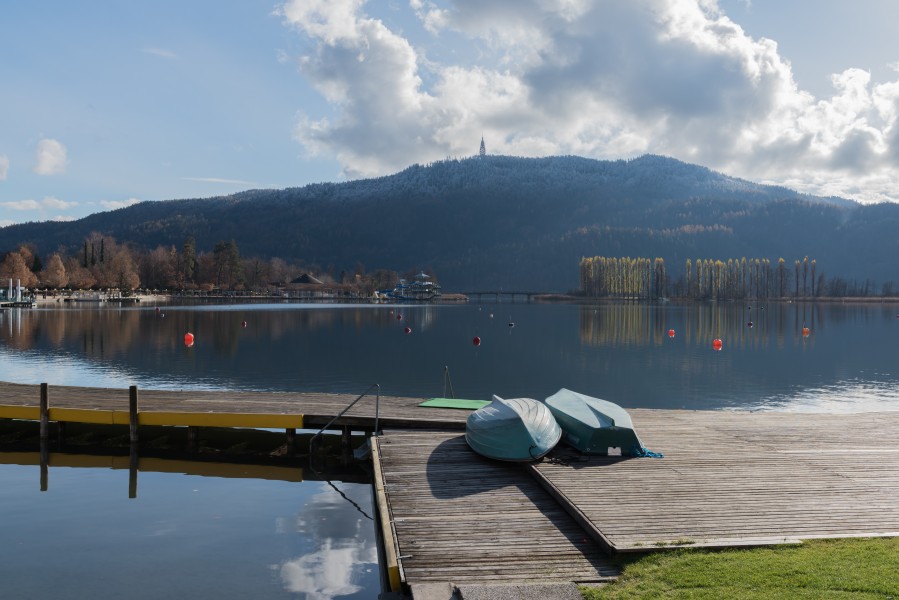 Poertschach Promenadenbad mit Blumeninsel und Pyramidenkogel 22112015 9239