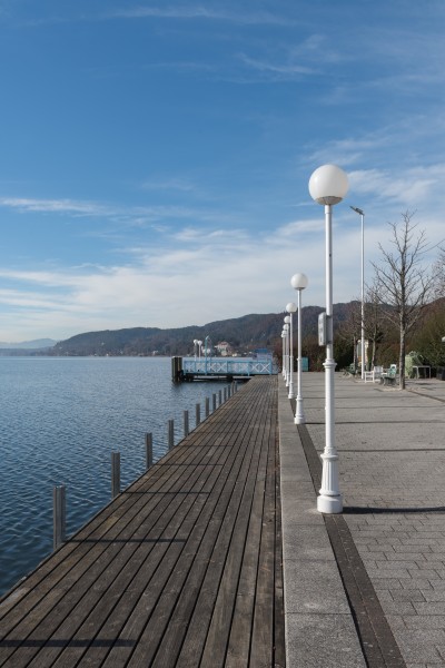Poertschach Werzer-Esplanade mit Anleger 19112015 9223