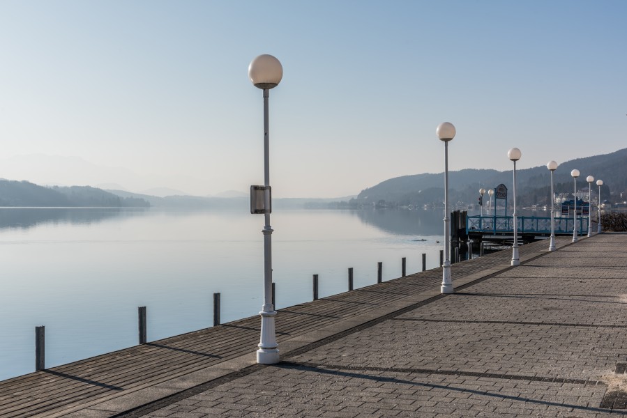 Poertschach Werzer-Esplanade mit Bootsanleger 11012017 6003