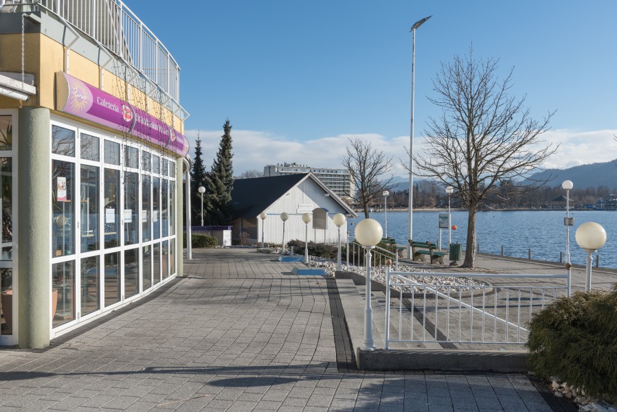 Poertschach Werzer Promenade Strandcasino Werzer und Bootshaus 15012016 0104