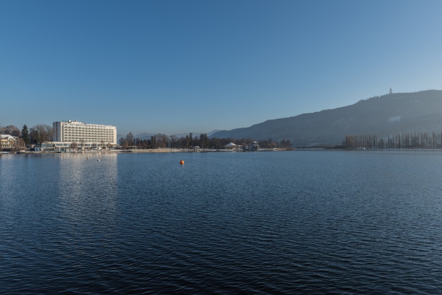 Poertschach Woerthersee mit Parkhotel und Pyramidenkogel 21012017 6193