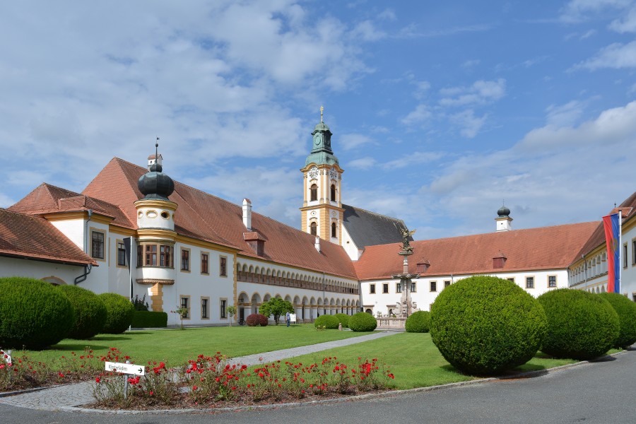 Reichersberg Stift äußerer Hof vr