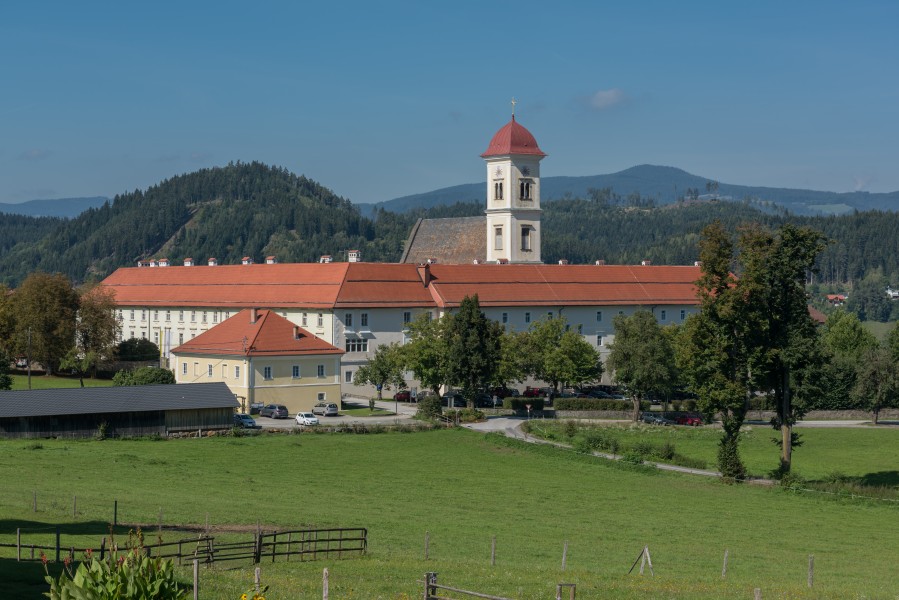Sankt Georgen am Laengsee Schlossallee 6 Stift St Georgen 12092015 7291