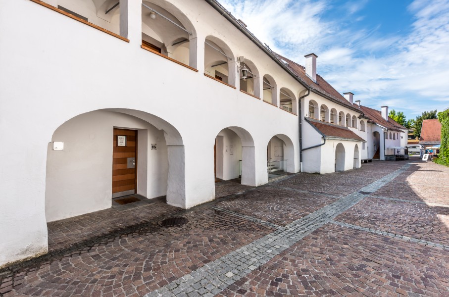 Sankt Veit an der Glan Oktoberplatz 5 Bürgerspital Innenhof Teilansicht 18052018 3344