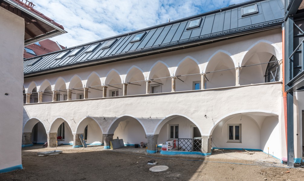 Sankt Veit an der Glan Unterer Platz 4 Mietwohnungen Arkadenhof 18052018 3263