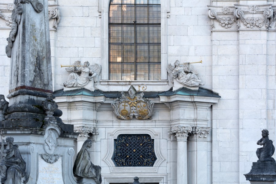 Spital aP Stiftskirche Fassade Wappen