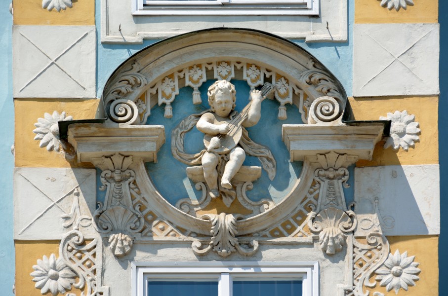 Stadtplatz 12 Steyr Fassadendetail Allegorie Gehoer DSC 2768w