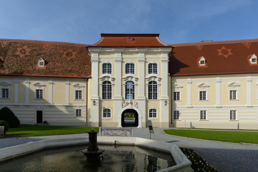 Stift Altenburg Prälatenhof 01