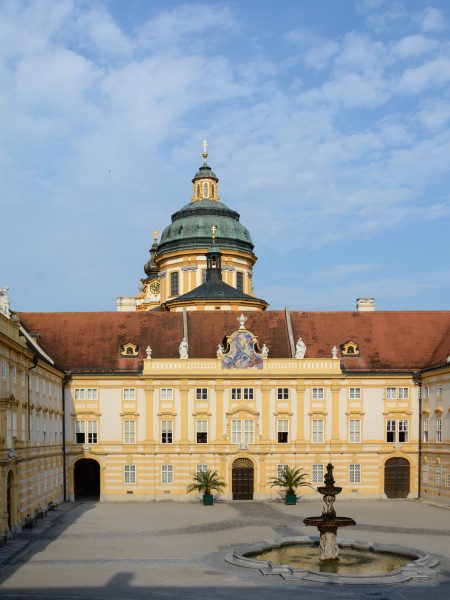 Stift Melk Prälatenhof 02