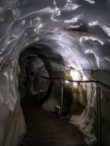 Stubaier Gletscher - Eisgrotte -BT- 03