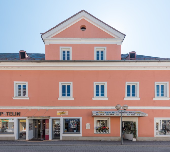 Villach Italiener Strasse 17 ehem Kathreinspital W-Seite mit Ziergiebel 07082015 6527
