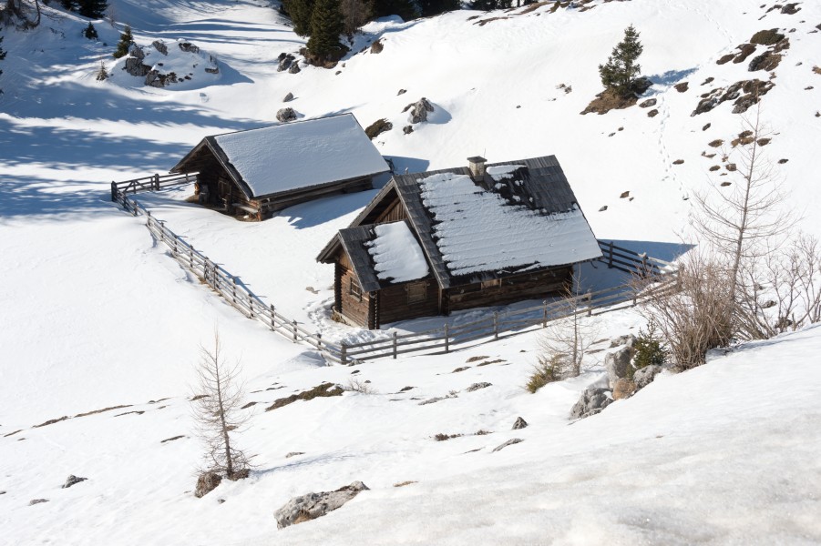 Villacher Alpe Rosstratte Almhuetten 13022015 9828
