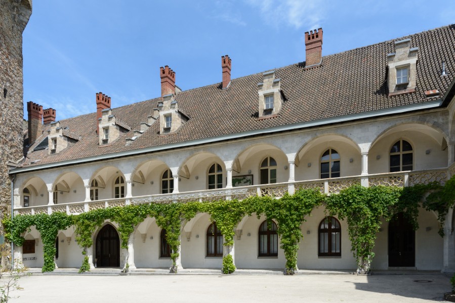 Waidhofen an der Ybbs Rothschildschloss Arkaden 03