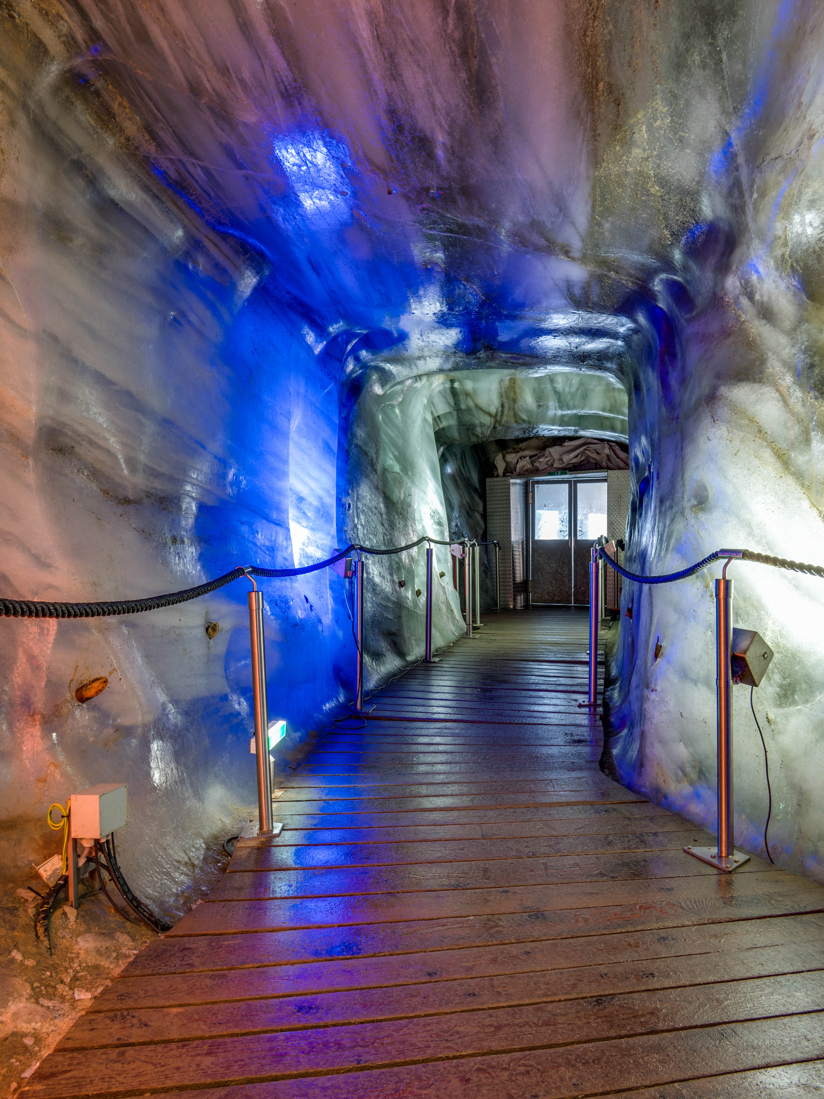 Stubaier Gletscher - Eisgrotte -BT- 01