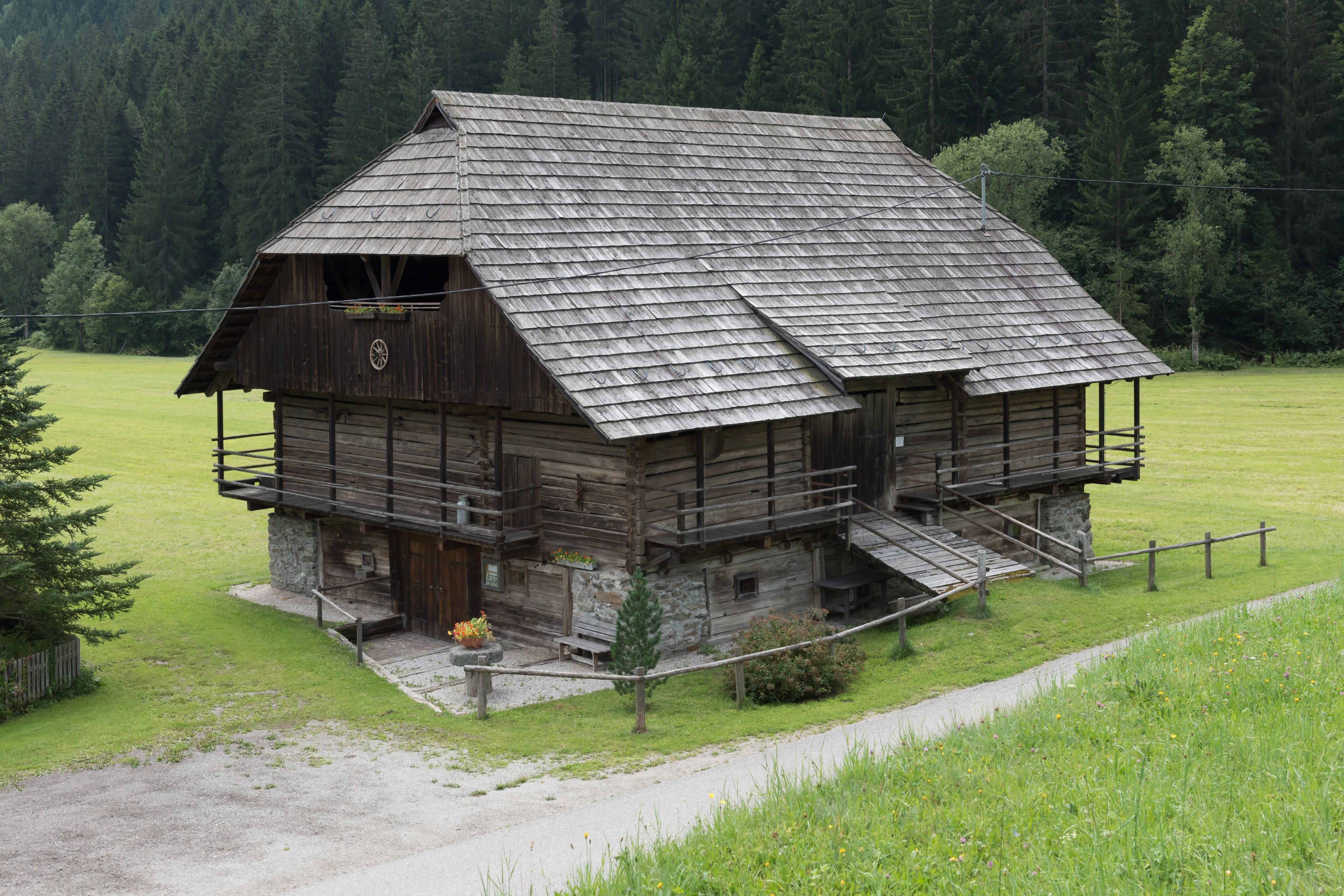 Deutsch-Griffen Pfarrstadel 24072015 6155